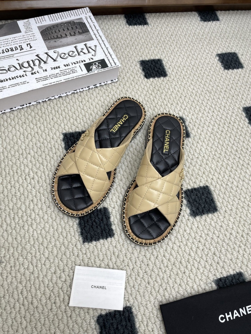 Ch**el slippers